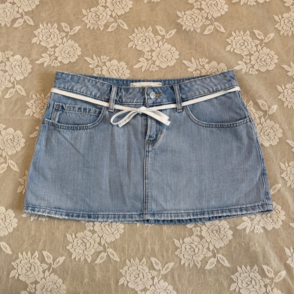 Hollister Low Rise Denim Mini Skirt Size 10 / W30